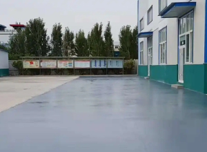 宁波彩色路面喷涂翻新的材料对冬季